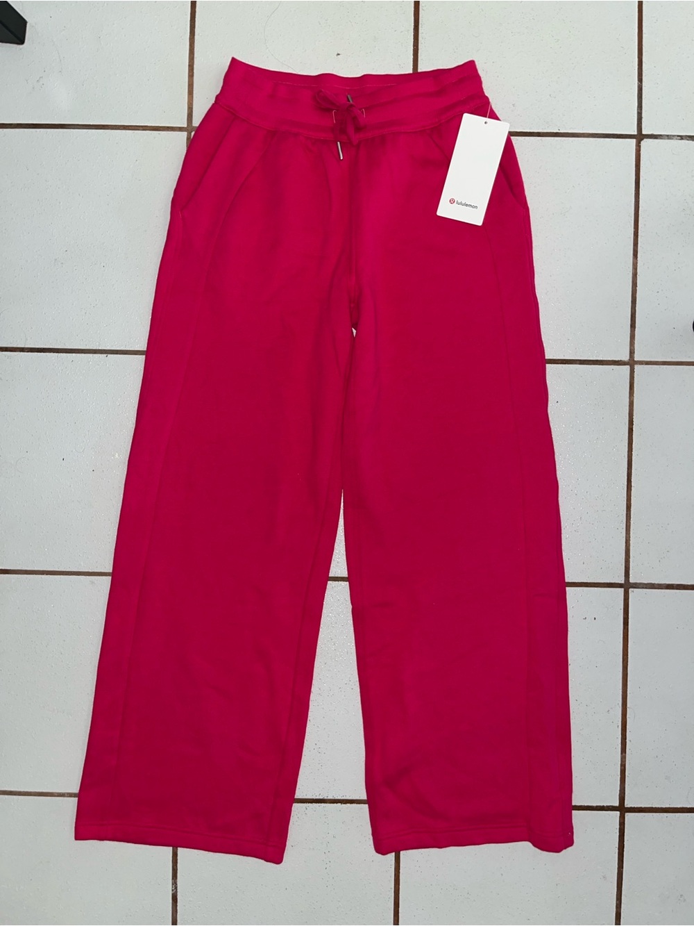 Lululemon Scuba Mid-Rise Wide-Leg Pant – Pink